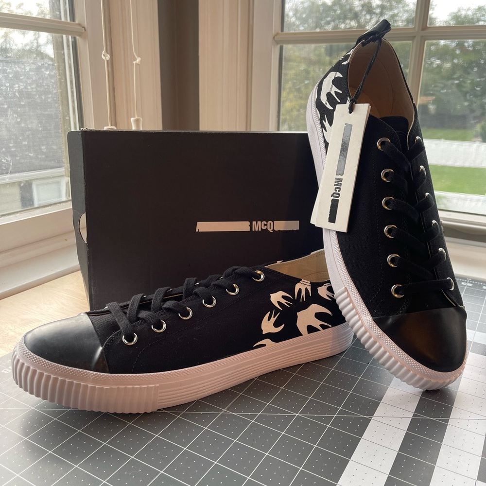 McQ Alexander McQueen Sparrow Swarm Vulc Low Sneakers